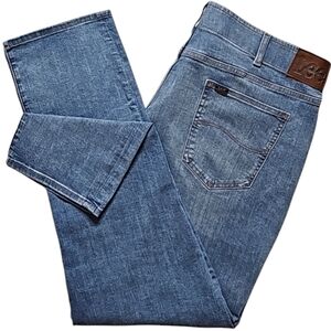 Lee Performance Series Extreme Motion Jeans. Men's Size: W42x32L.